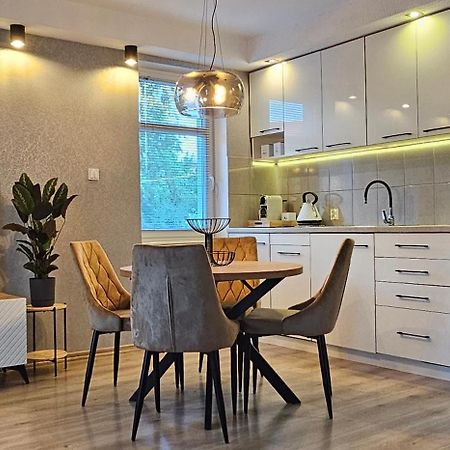 Apartament W Centrum Z Widokiem Na Jeziorko Ketrzyn Exterior photo