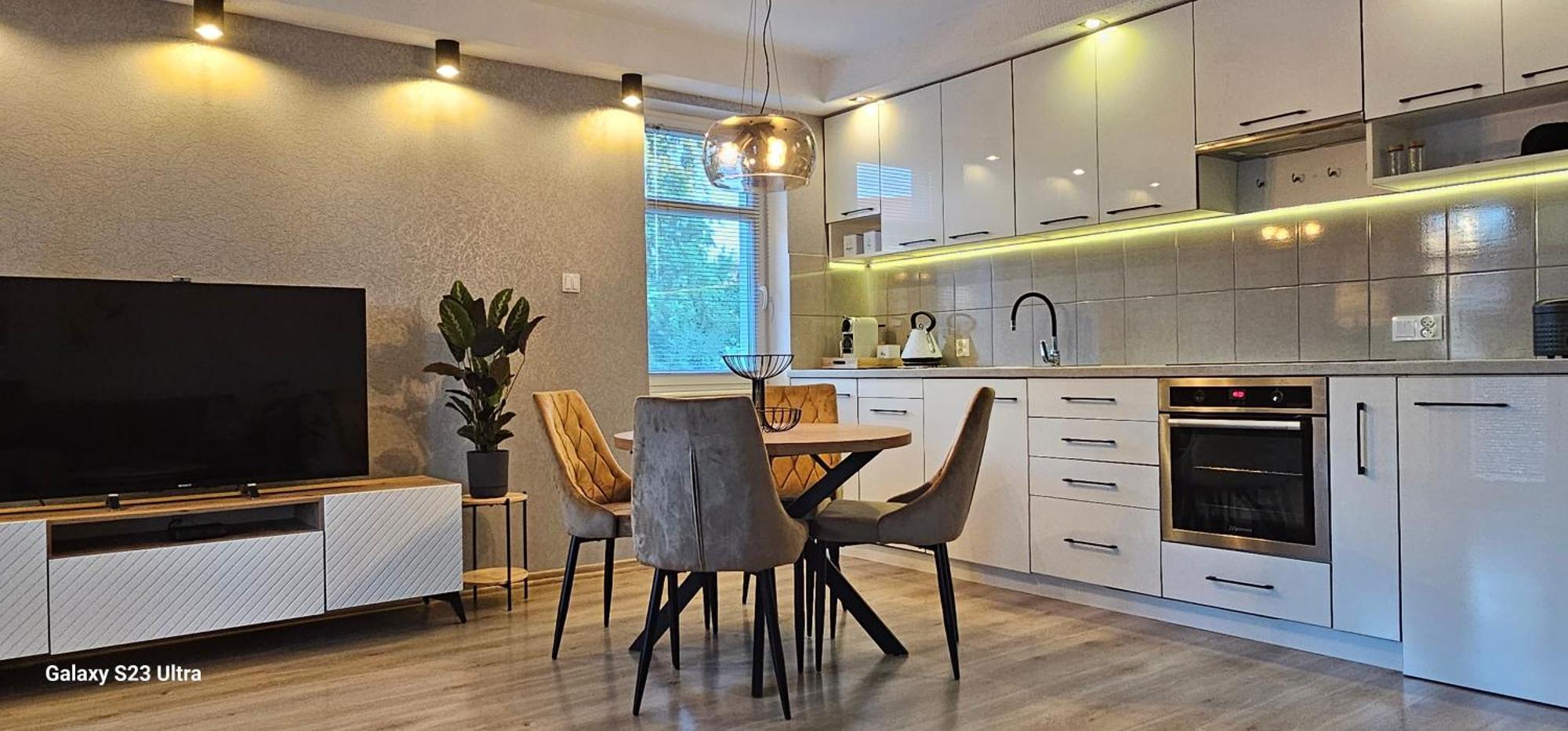 Apartament W Centrum Z Widokiem Na Jeziorko Ketrzyn Exterior photo